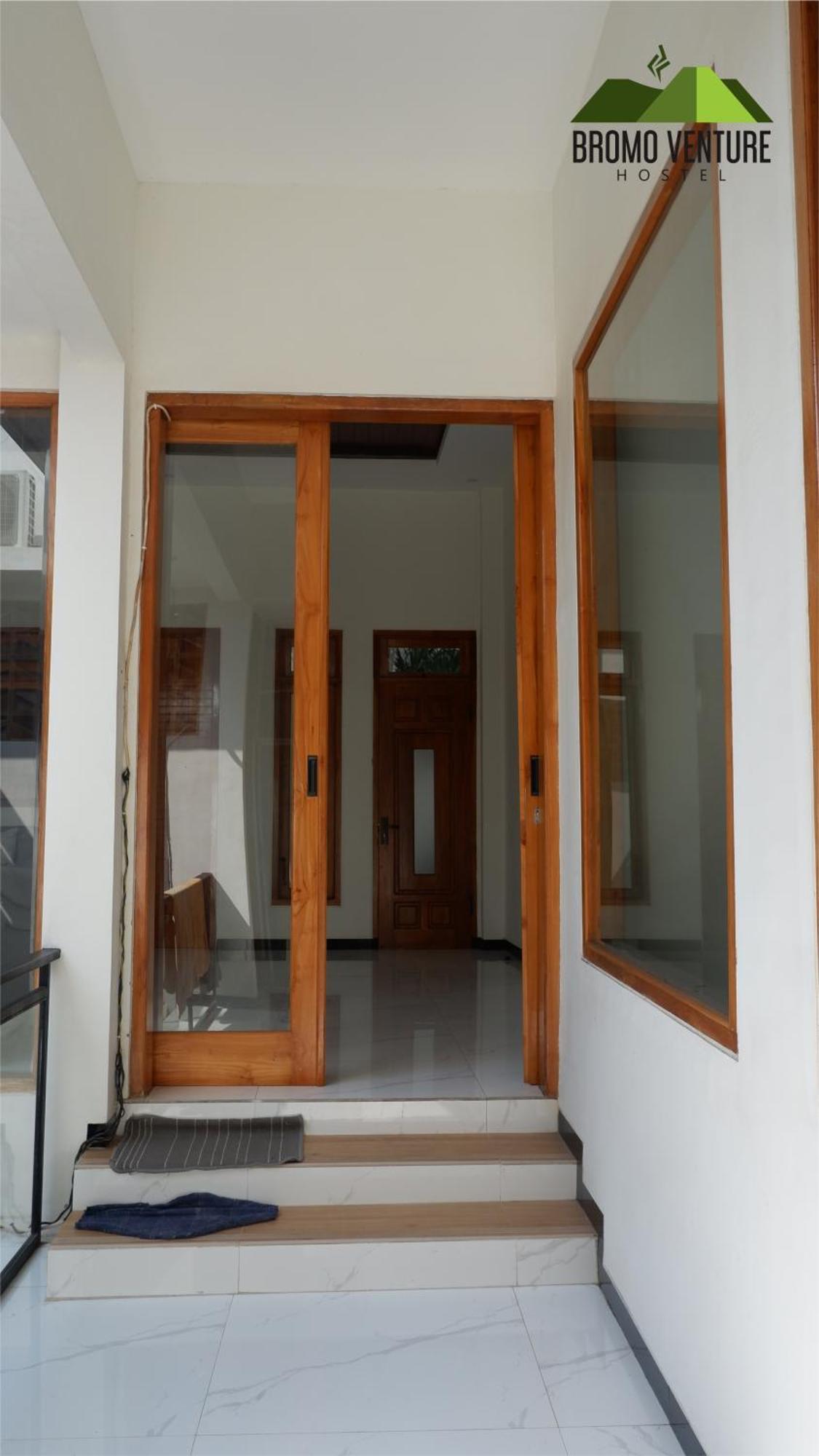 Bromo Venture Hostel Probolinggo Bagian luar foto