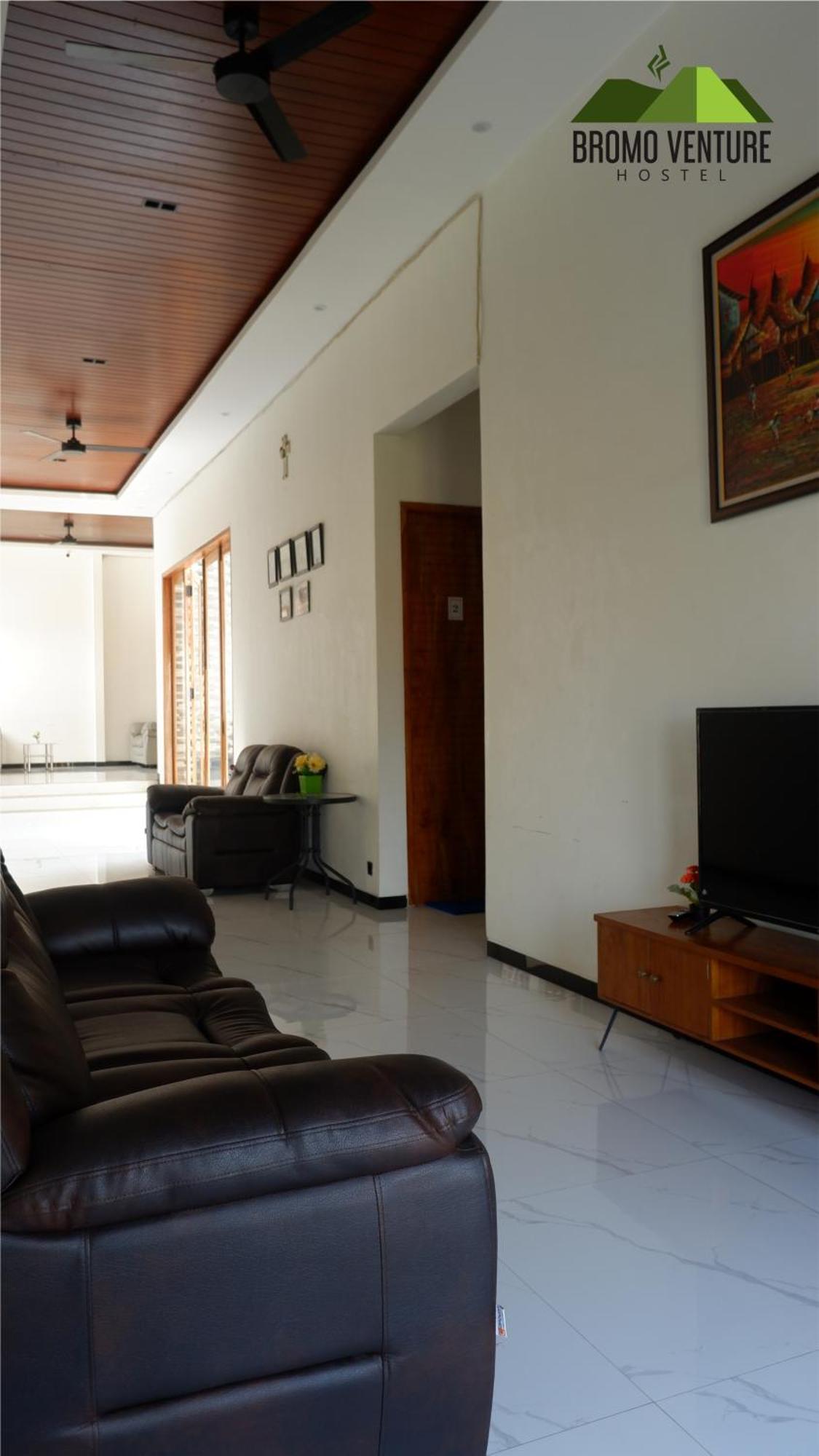 Bromo Venture Hostel Probolinggo Bagian luar foto