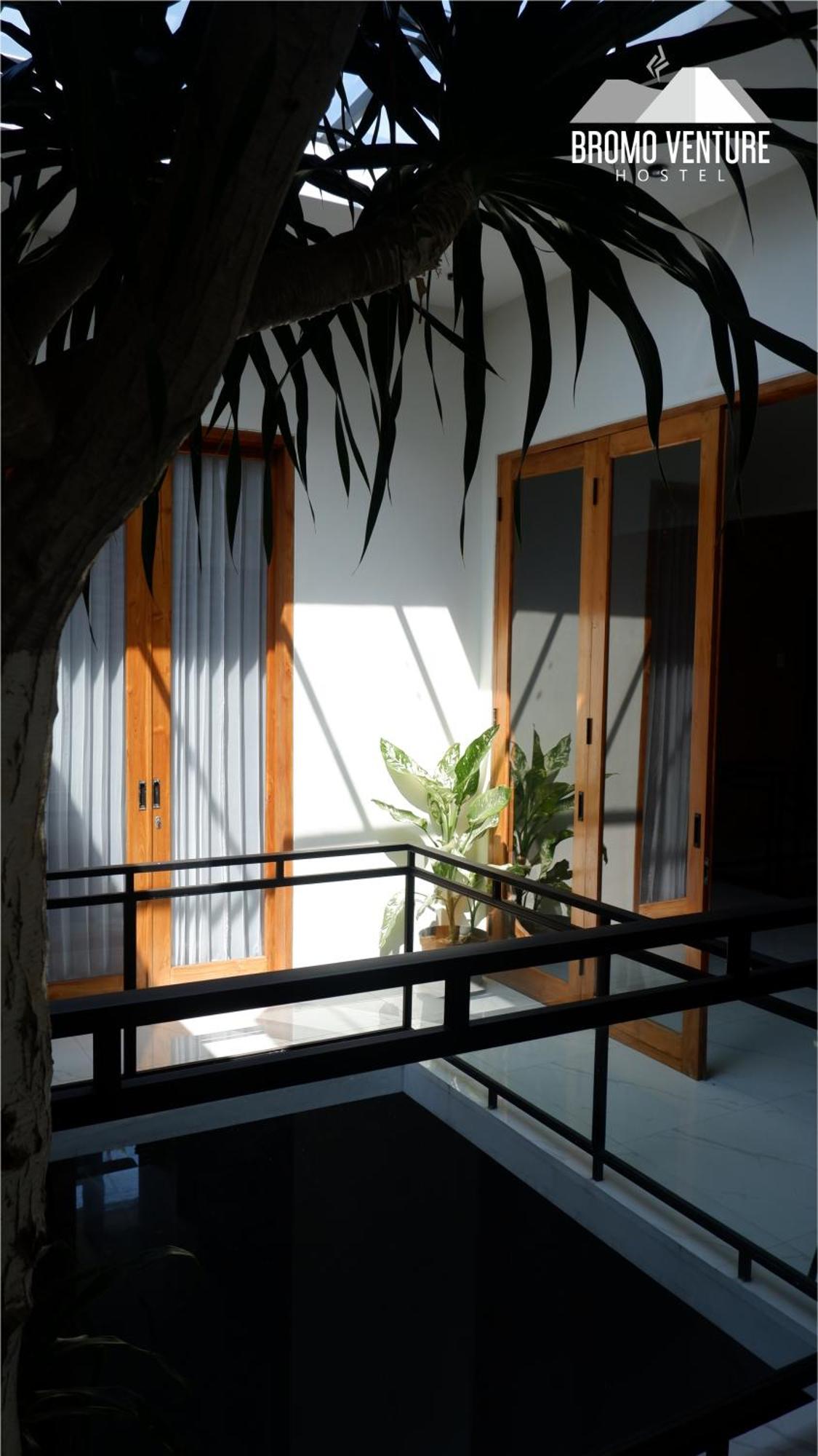 Bromo Venture Hostel Probolinggo Bagian luar foto