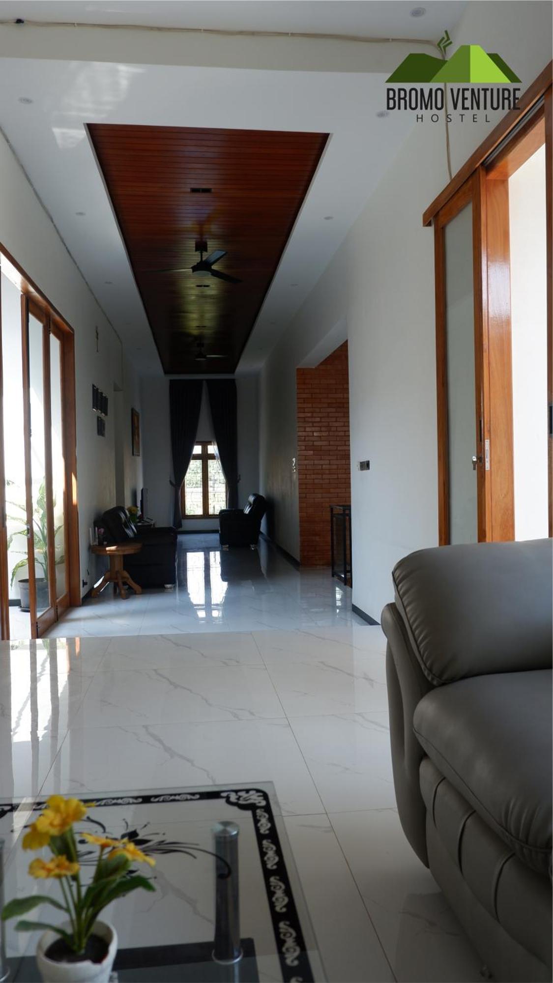 Bromo Venture Hostel Probolinggo Bagian luar foto